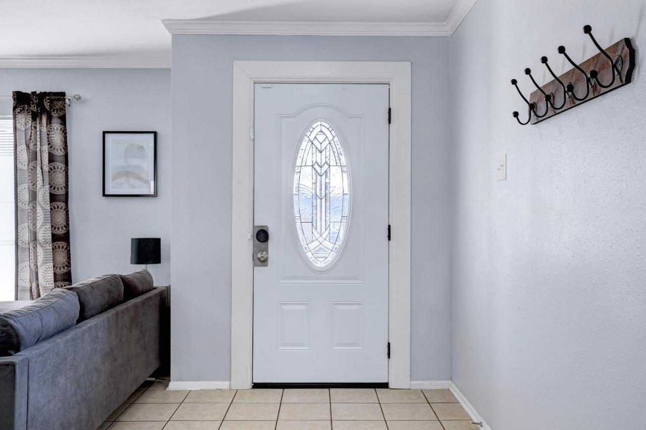 King Bed Lovely Escape Mins To Seaworld Pool *